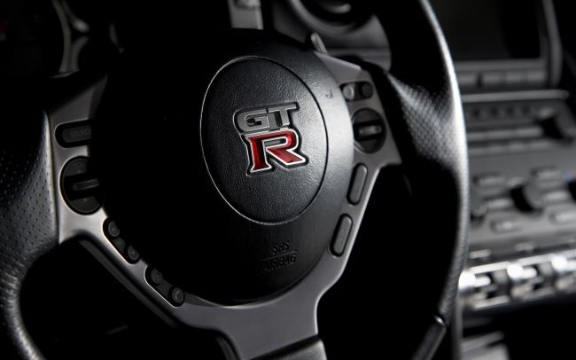 GT-R-steering-wheel sharp-versoin step2